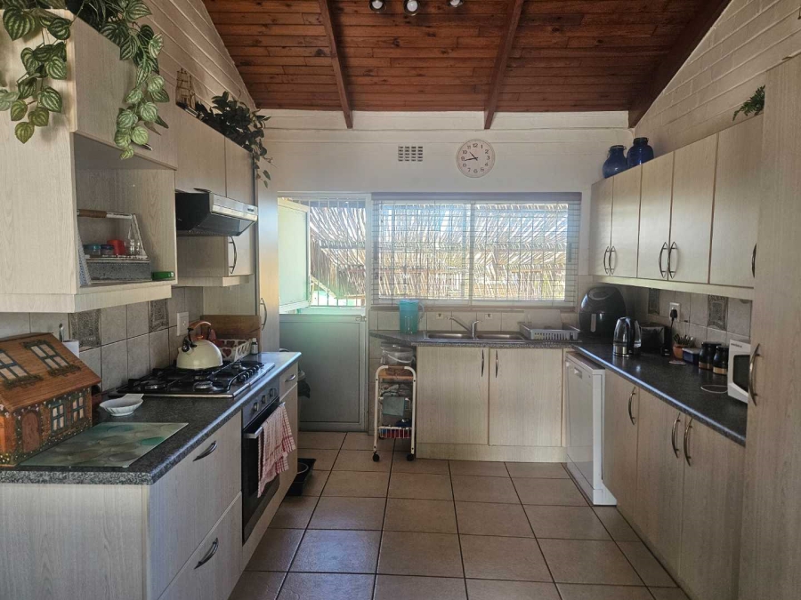 4 Bedroom Property for Sale in Pearly Beach Western Cape